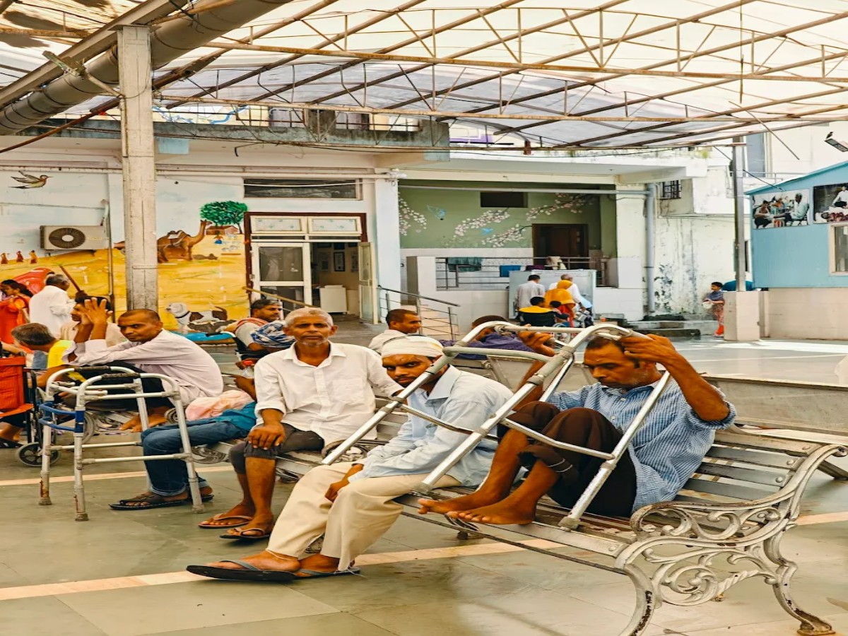 Elderly Care – Donate Food & Medical